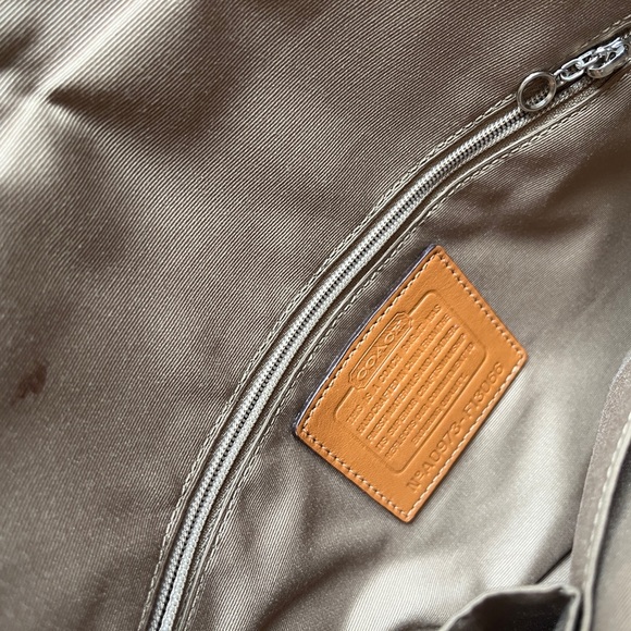 Classic coach shoulder bag - Picture 3 of 4